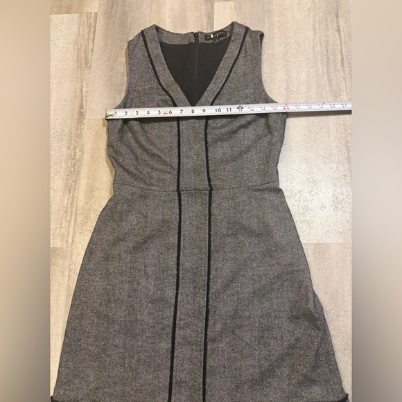 Banana Republic Gray and Black V-Neck Mini Dress - Picture 6 of 9
